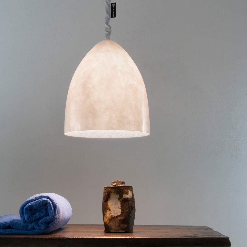 Eindrucksvolle Design Hängeleuchte Esstisch mit weißem Lampenschirm