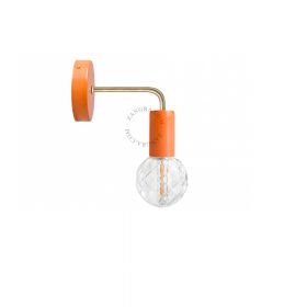 DORY Wandlampe mit Farbakzent Schlichte Wandlampe in leuchtend Orange.