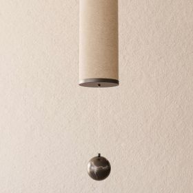 NOVELLA Long pendant light linen beige vertical Detail Schirm Leinen Beige, Marmor Kugel.